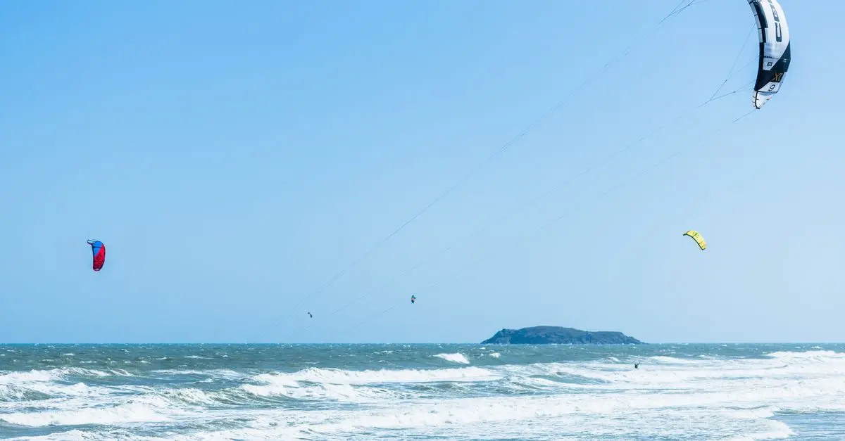 Comment Bien Choisir Votre Equipement pour le Kitesurf