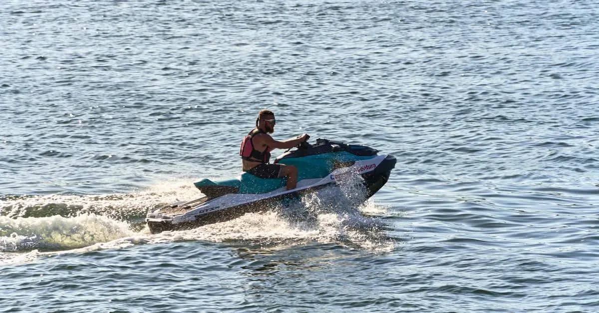 Les sensations vertigineuses du jet-ski : un guide complet