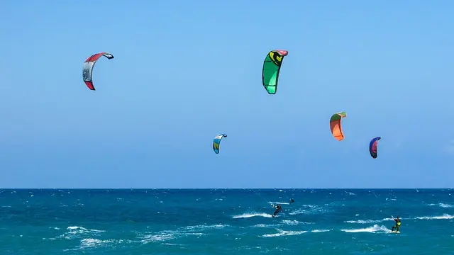 Les meilleures techniques pour maîtriser le kite-surf