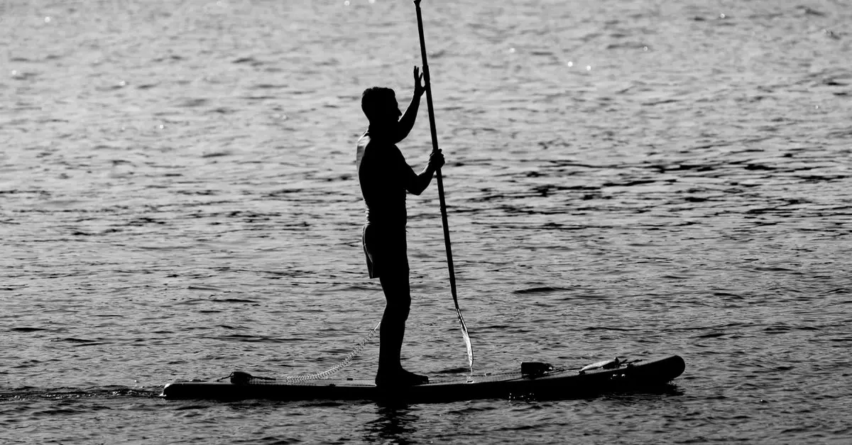 Stand up paddle : comment choisir sa première planche