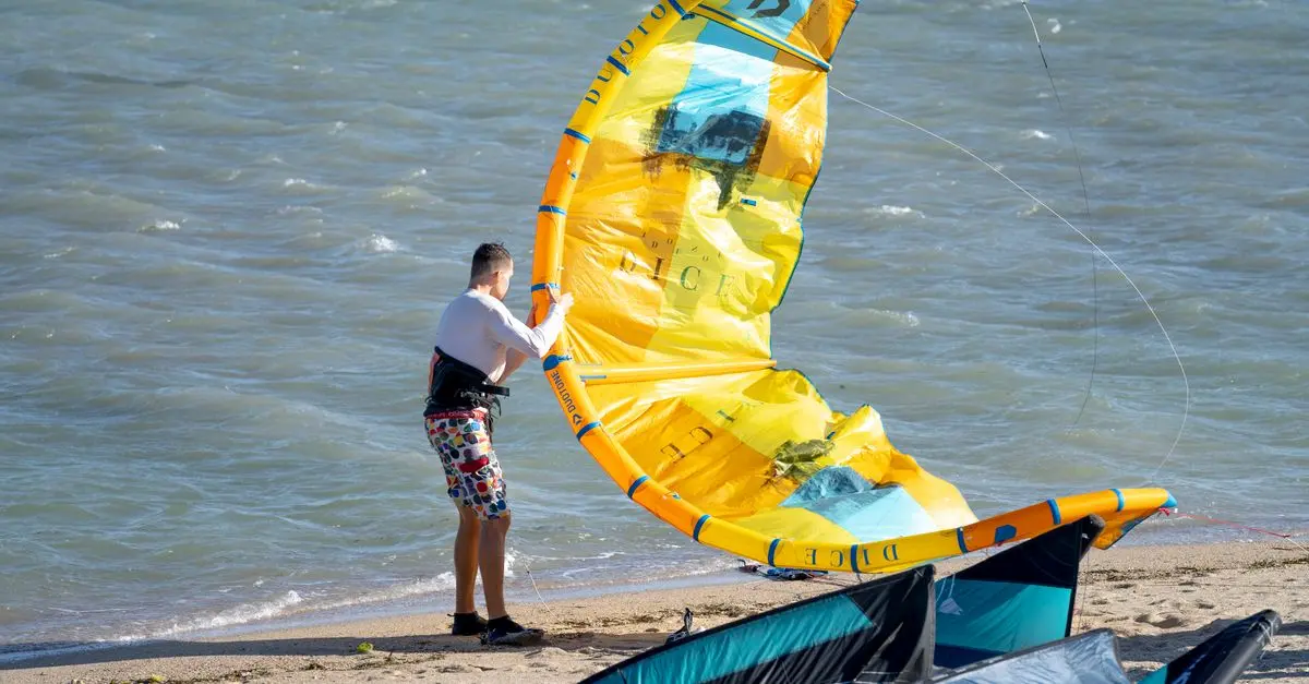 Faire son premier virage en kite-surf : conseils pratiques