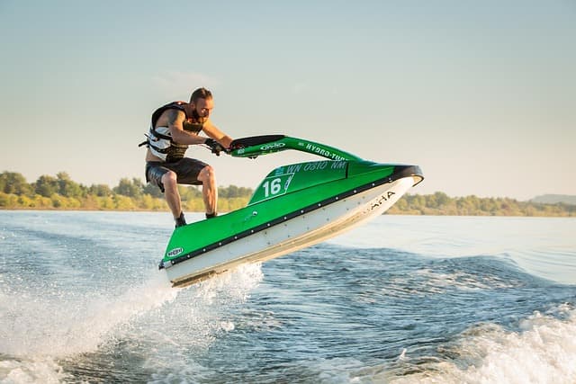 Les 7 sensations nautiques les plus exaltantes à essayer absolument